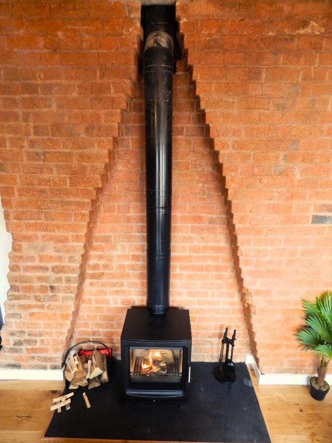 Vip 3Br Grade2 Luxurious Industrial House With Wood Fire, Electric Blinds And Big Cast Iron Windows In The Heart Of The Jq Villa Birmingham Bagian luar foto