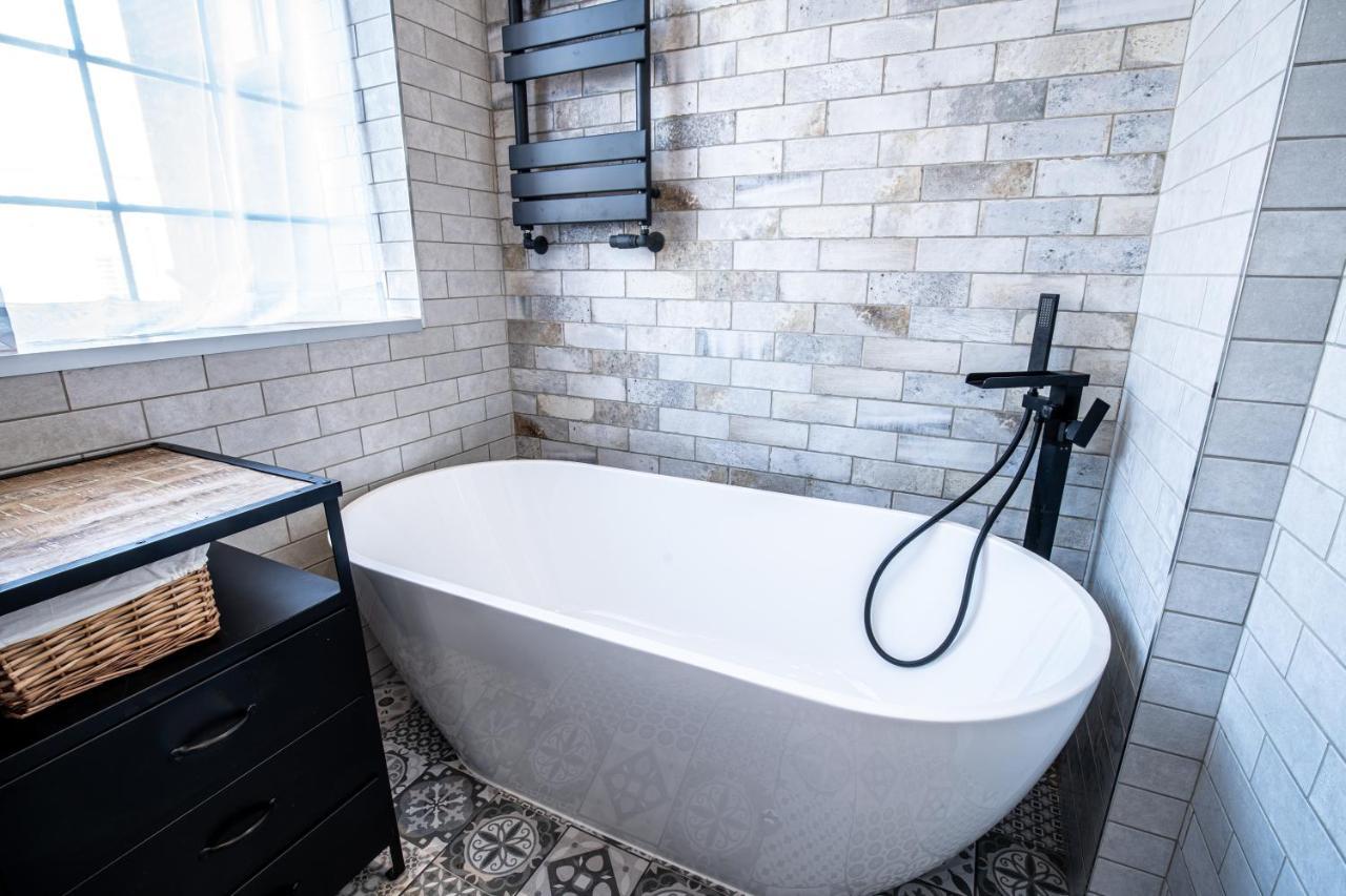 Vip 3Br Grade2 Luxurious Industrial House With Wood Fire, Electric Blinds And Big Cast Iron Windows In The Heart Of The Jq Villa Birmingham Bagian luar foto