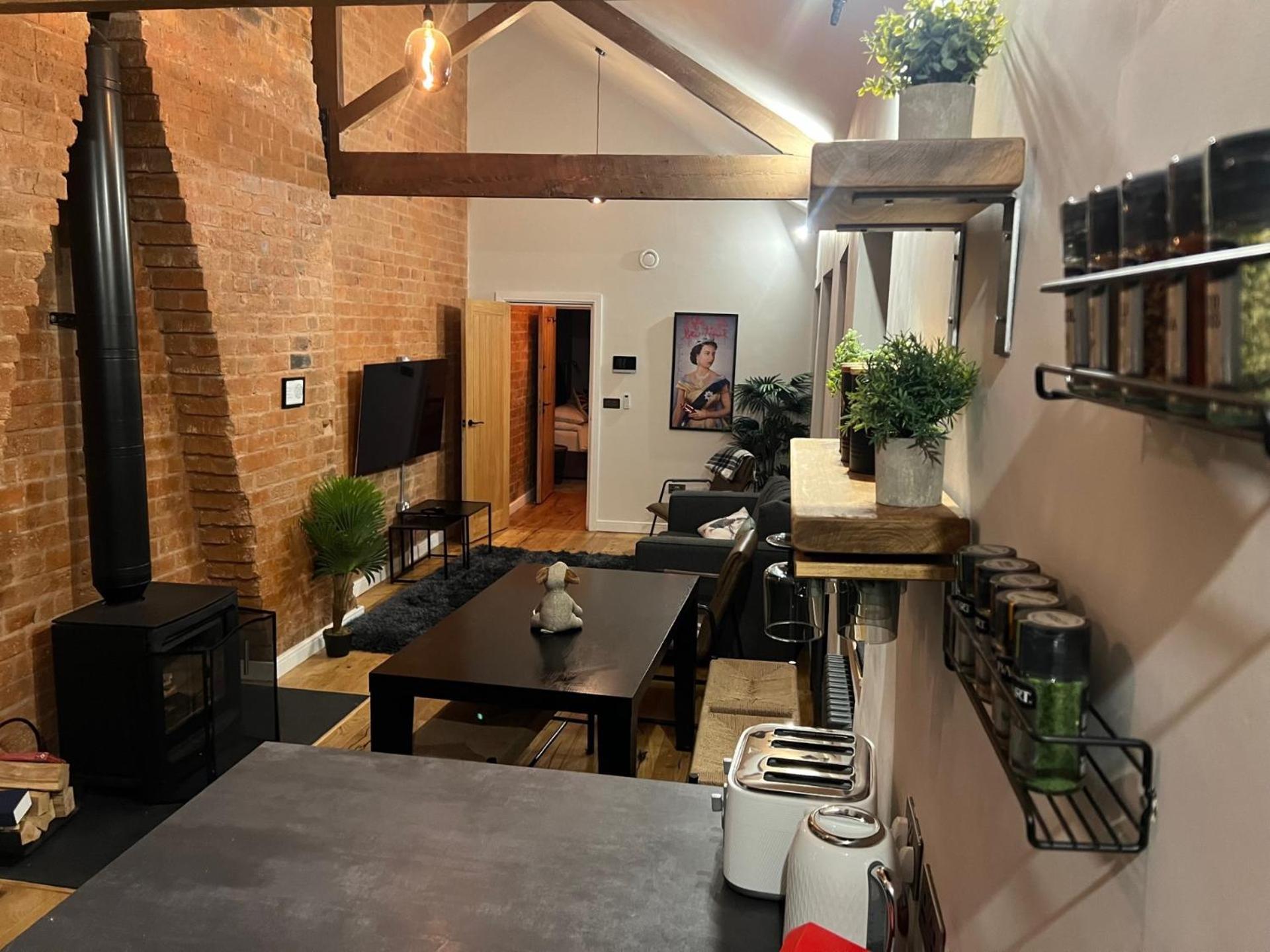 Vip 3Br Grade2 Luxurious Industrial House With Wood Fire, Electric Blinds And Big Cast Iron Windows In The Heart Of The Jq Villa Birmingham Bagian luar foto